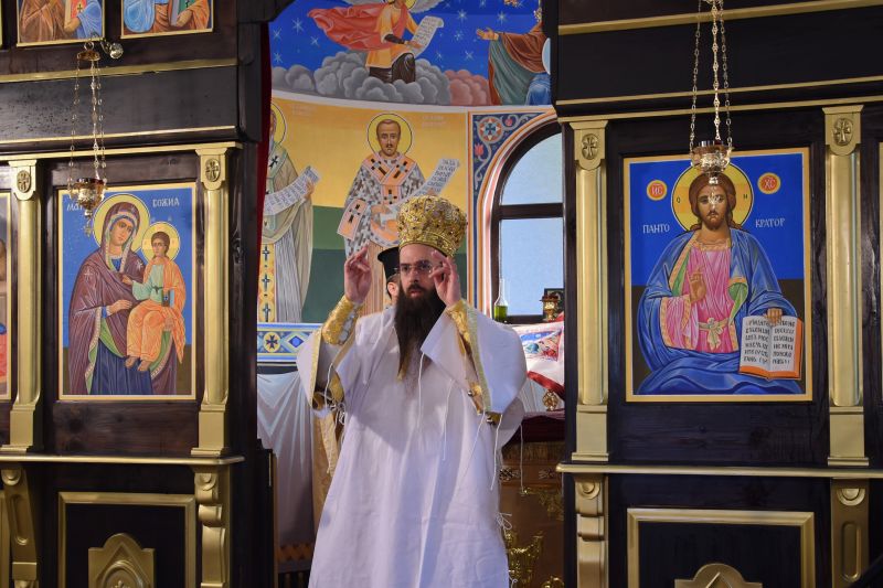 Освещаване на нов храм в село Симеоново