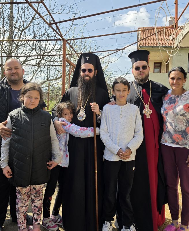 Пасхална подкрепа за пострадалото семейство Петрови от с. Гълъбинци