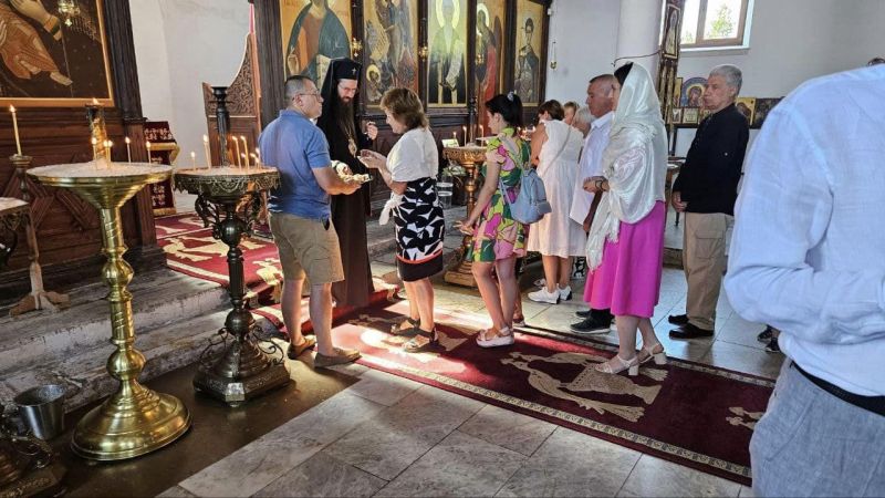 Сливенският митрополит Арсений посети енорията при храм “Успение Богородично”