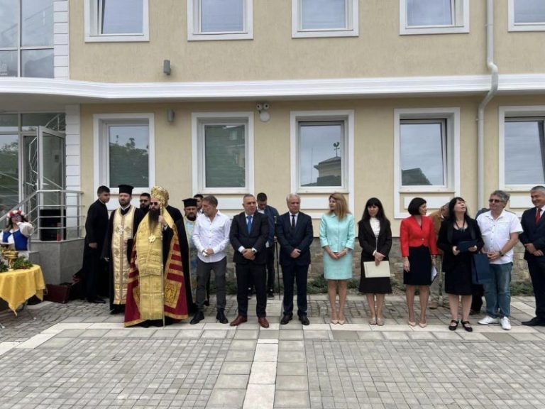 Тържествено откриване на учебната година в Национланата художествена гимназия „Димитър Добрович“ в Сливен