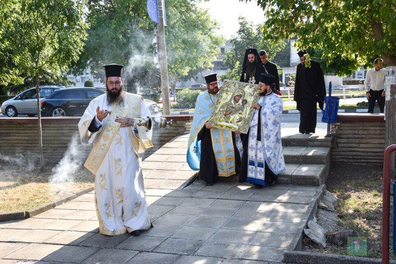 Архиерейска вечерня с Молебен канон на Пресвета Богородица в гр. Камено