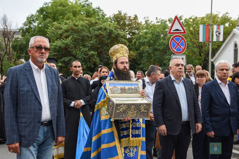 Сливен посрещна тържествено Пояса на Пресвета Богородица