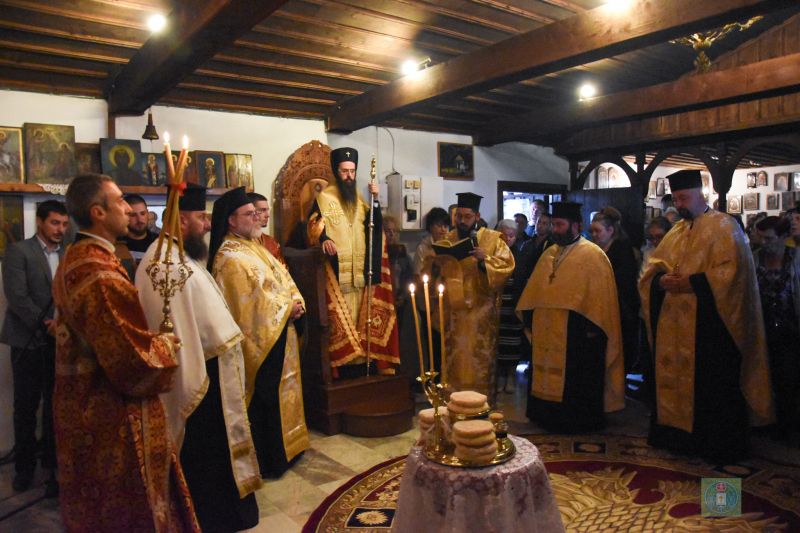 Празнична вечерня с петохлебие в град Ахтопол