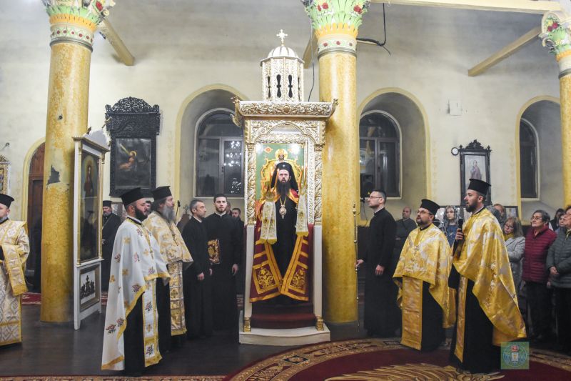 Архиерейска вечерня с петохлебие в сливенския храм „Св. Николай Мирликийски