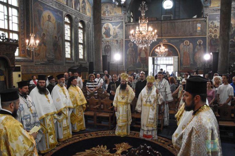 С празнична св. Литургия започна тазгодишното издание на XXI Международен фестивал на Православната музика в Поморие