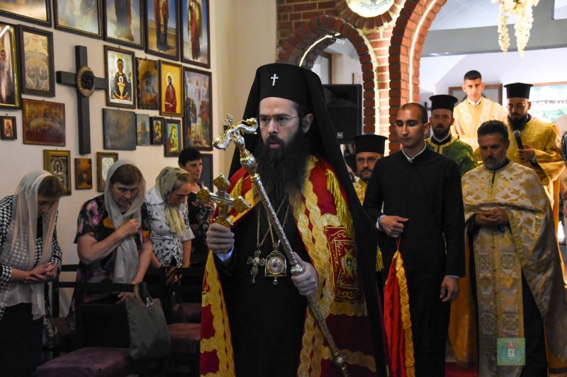 Празнична вечерня за празника на Света Троица в кв. Речица