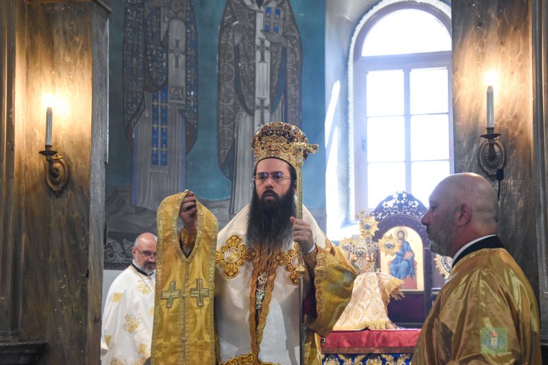 Архиерейска св. Литургия и свещеническо ръкоположение в гр. Бургас