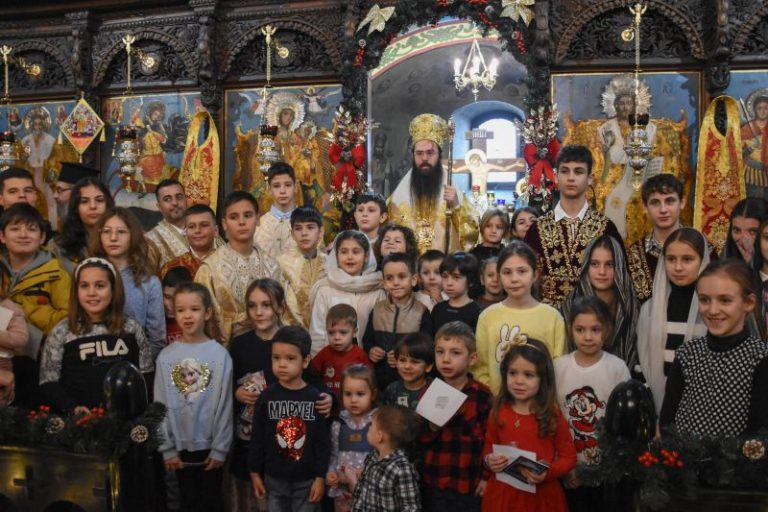 Архиерейска света Литургия с децата от Неделните училища в Сливен