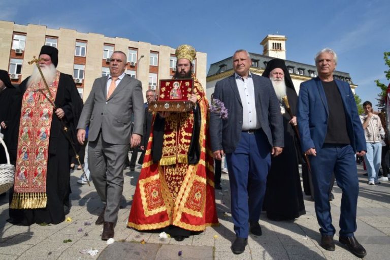Посрещане на светите мощи на св. вмчк Георги Победоносец в гр. Сливен