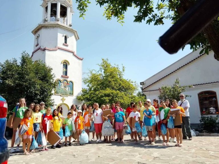 Юношески тематичен пленер в Поморийския манастир