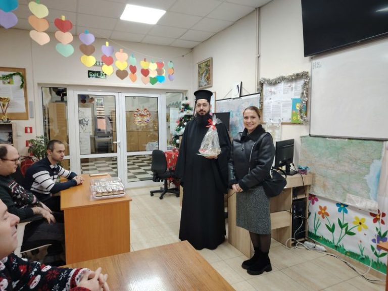 Сливенска митрополия посети фондация „Милосърдие“ и Дома за стари хора в Сливен