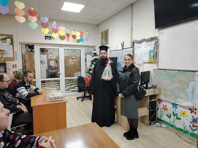 Сливенска митрополия посети фондация „Милосърдие“ и Дома за стари хора в Сливен