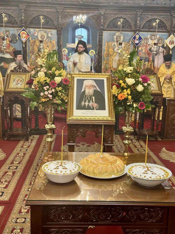 Заупокойна св. Литургия в катедралния храм „Св. Димитрий Солунски“ в гр. Сливен